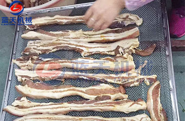 四川臘肉烘干機(jī)客戶現(xiàn)場(chǎng)